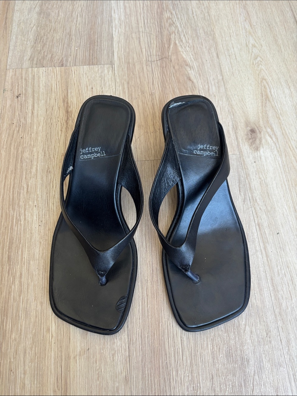 Jeffrey Campbell Black leather Square-Toe low heel Thong Sandals